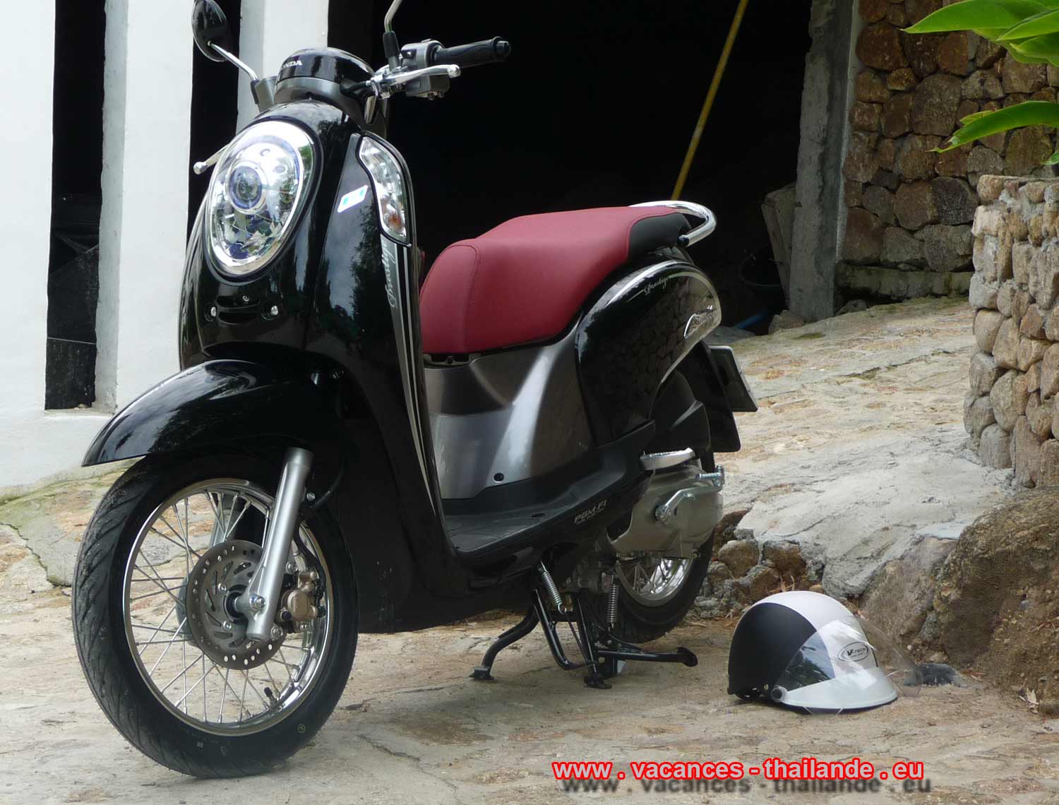 p32 scooters Honda leased the house and are available on arrival and especially without formalities so called resting ansi that helmets has samui koh thailand